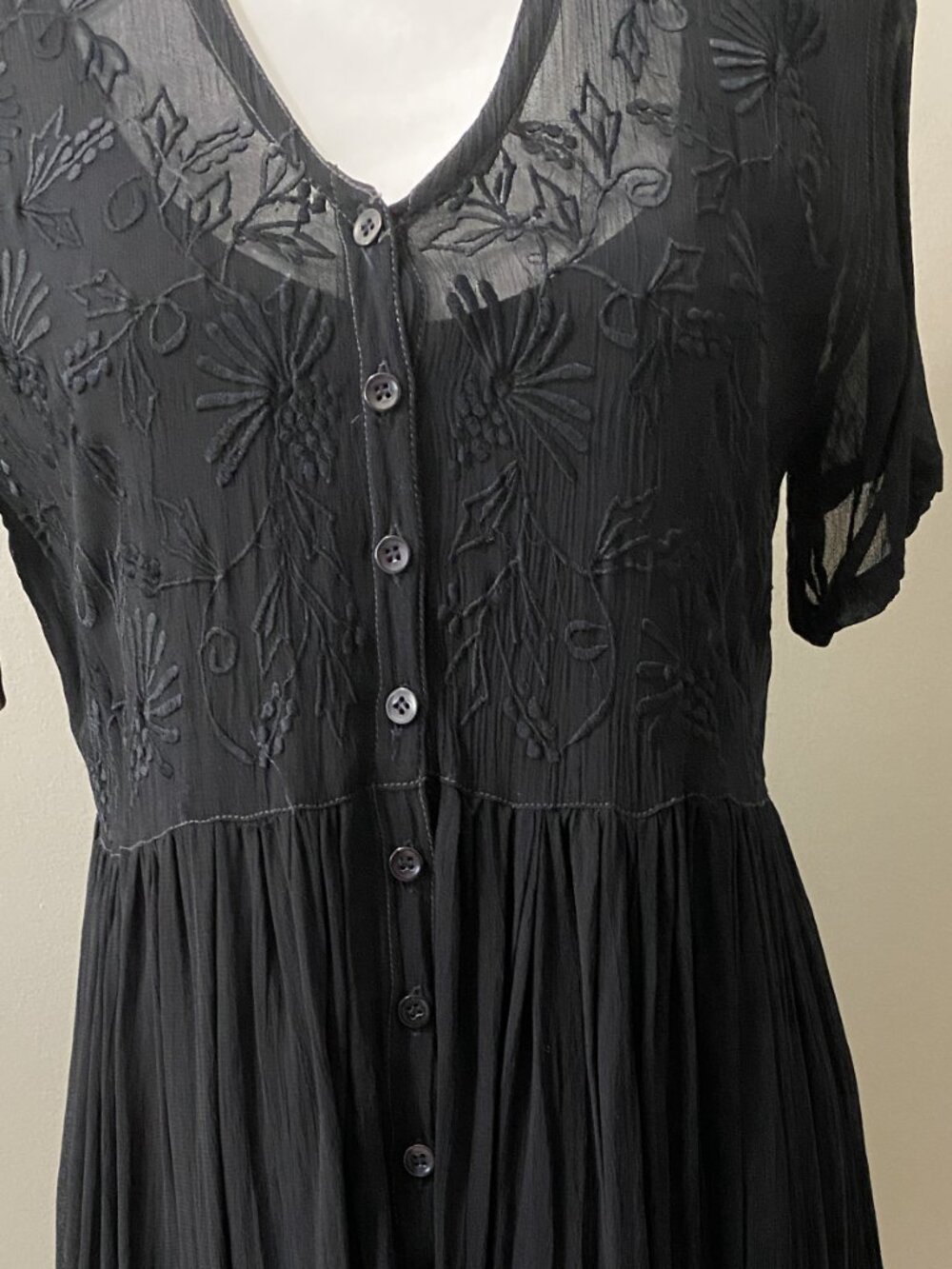 Vintage Sheer Black Embroidered Dress/Medium - Picture 8 of 8